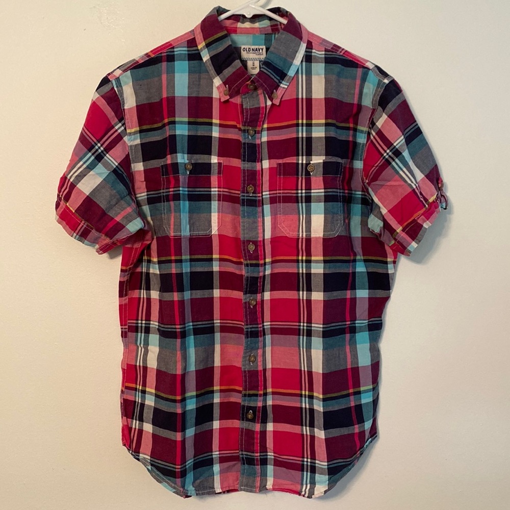 Old Navy button up shirt. Casual short sleeve.
